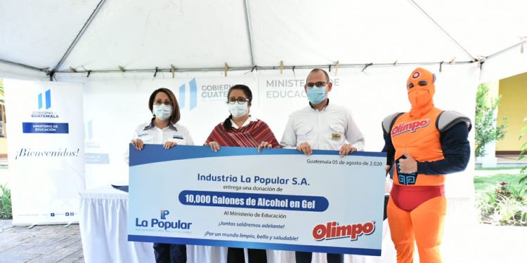 Centro de Gobierno gestiona donación de 10 mil galones de gel antibacterial para Mineduc