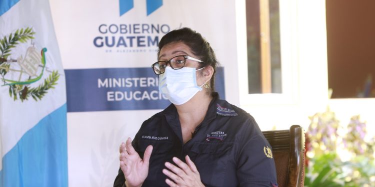 Ministra de Educación, Claudia Ruiz explica Acuerdo Gubernativo