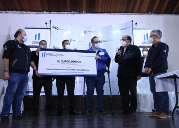 PAG cheque 15 millones