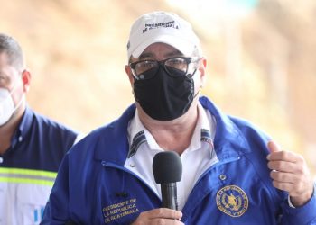 Presidente Alejandro Giammattei supervisión de carreteras