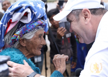 El adulto mayor es una prioridad para el presidente Alejandro Giammattei. / Foto: Archivo