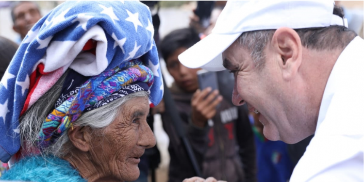 El adulto mayor es una prioridad para el presidente Alejandro Giammattei. / Foto: Archivo