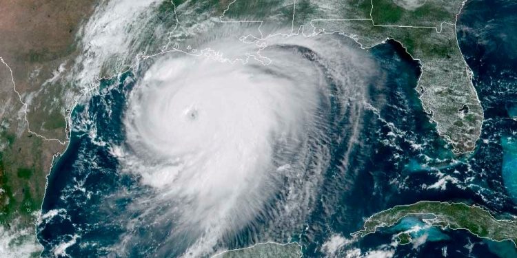 Huracán Laura toca tierra en Luisiana, Estados Unidos