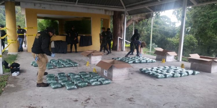 Operativo antinarcótico permite incautar paquetes con mariguana