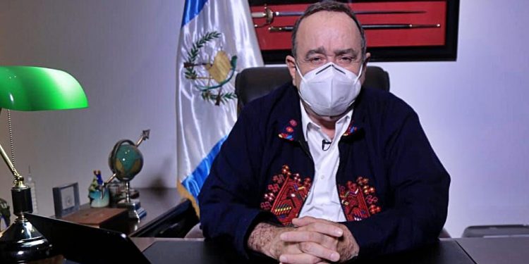 Mandatario Alejandro Giammattei anuncia que disposiciones por coronavirus continuarán