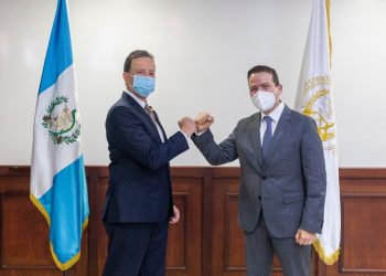 Ministro de Finanzas aborda el crecimiento económico con vicepresidente electo del BCIE