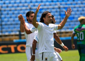 Jugador crema mexicano Agustín Herrera