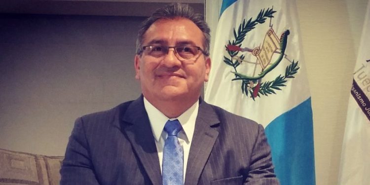 Presidente Giammattei lamenta fallecimiento de magistrado Bonerge Mejía