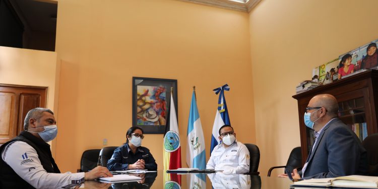 Foto: Mineduc/Claudia Ruiz, ministra de EducaciÃ³n se reuniÃ³ con la AsociaciÃ³n Guatemala PrÃ³spera.