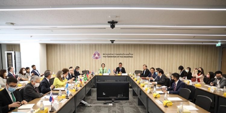 Minex y Tailandia