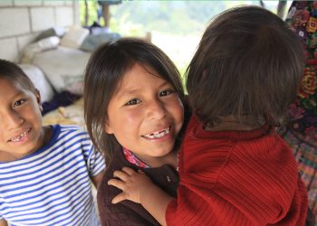 Niños guatemaltecos ayuda Gobierno