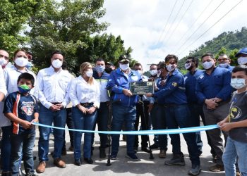 Presidente inaugura trabajos de carreteras en Huehuetenango
