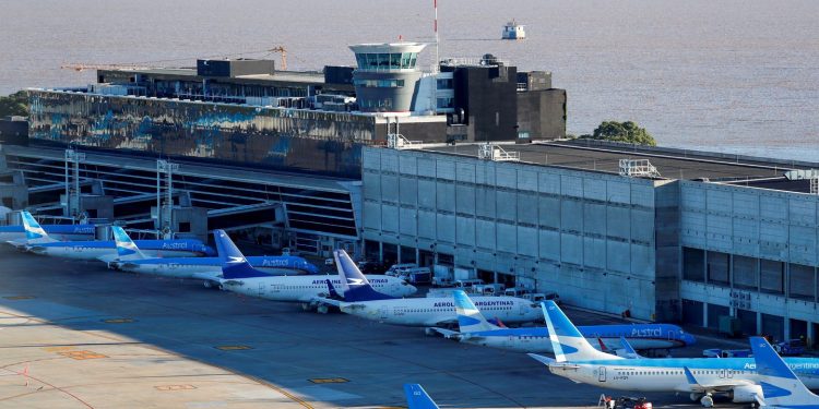 Argentina está próximo a reiniciar los vuelos comerciales