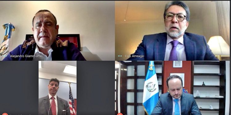 Presidente agradece a embajador de Estados Unidos por trabajo y colaboración