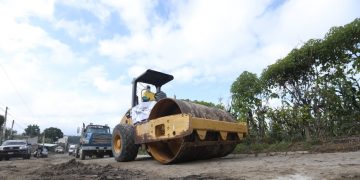 Presidente inaugura trabajos de construcción de carretera en Quiché