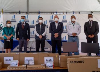 Equipo técnico donado por BID