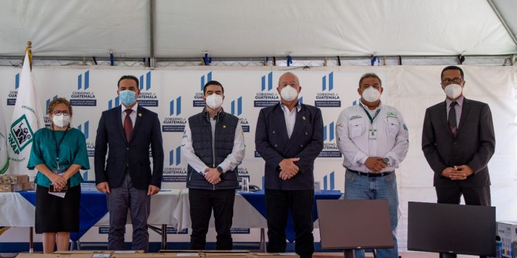 Equipo técnico donado por BID