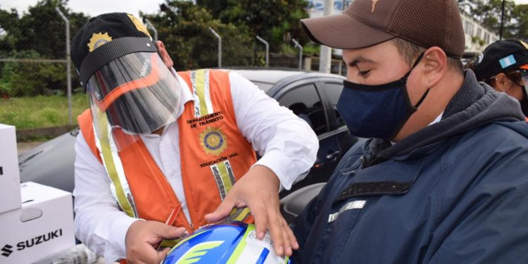 PNC desarrolla campaña de educación vial a motoristas