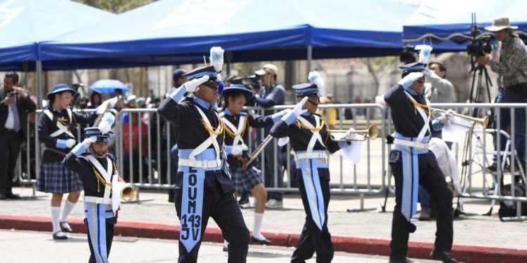 Desfile cívico escolar estará ausente en la celebración de independencia