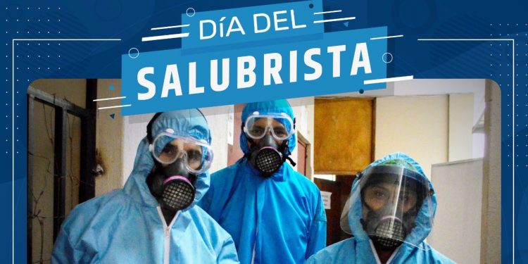 Presidente Alejandro Giammattei reconoce labor de salubristas en su día