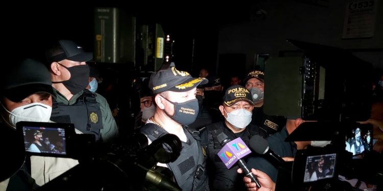 Gobernación reafirma compromiso para tomar control de las cárceles