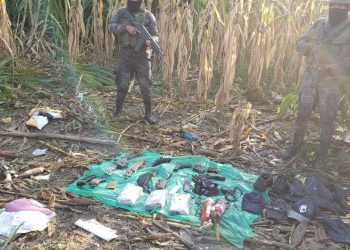 Soldados localizan jet con armas y droga que se desploma en Alta Verapaz