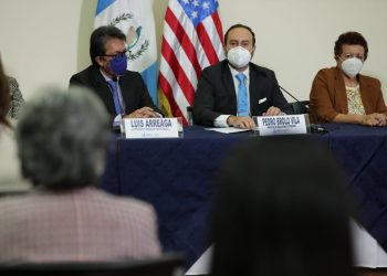 Guatemala recibe donación de 50 ventiladores respiratorios de Estados Unidos