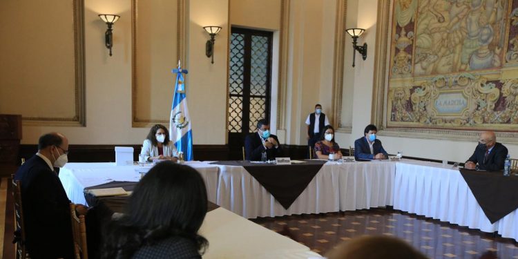 Buscan fijar meta para que Guatemala aumente sus exportaciones
