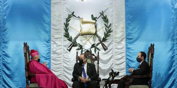 Embajadores presentan cartas credenciales al Presidente de la República