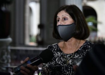 Embajadora de Venezuela insta a seguir velando por la democracia en el país