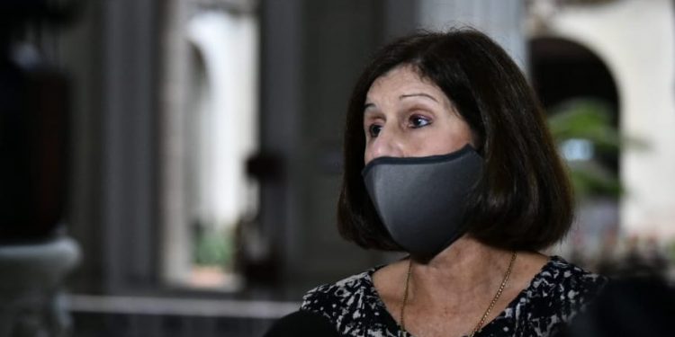 Embajadora de Venezuela insta a seguir velando por la democracia en el país