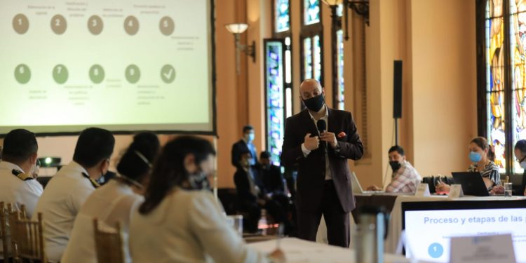 Continúan las capacitaciones sobre políticas públicas en Guatemala