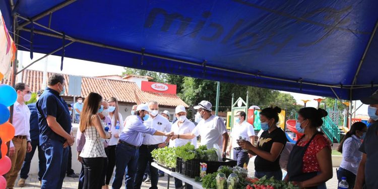 Población de la región presenta los resultados de los huertos autosostenibles.