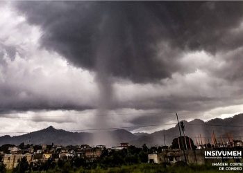 Minitornado sorprende a población de Esquipulas