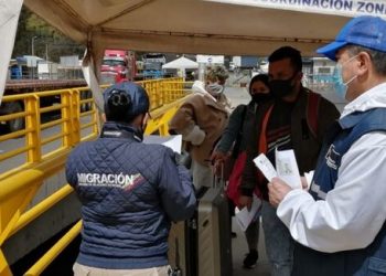 Colombia prevé reabrir su frontera con Ecuador el 1 de noviembre