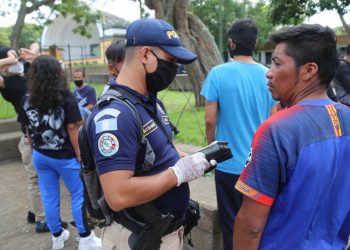 Unidades especiales de la PNC realizan operativos relámpago en Centro Histórico