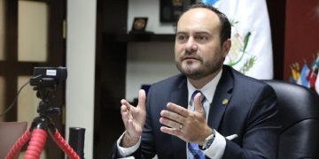 Guatemala remueve a cuatro embajadores de sedes diplomáticas