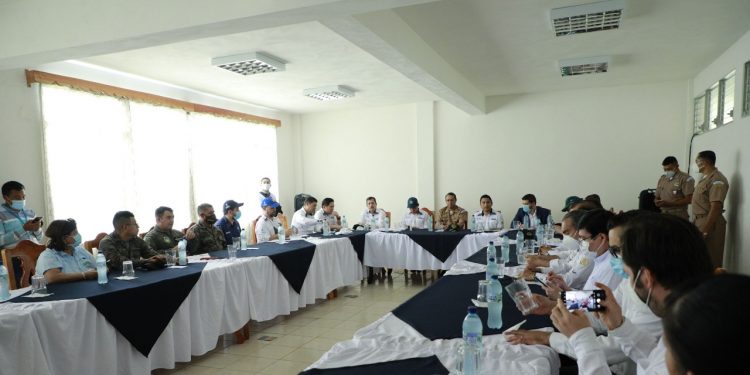 Autoridades de Gobierno supervisan Proyecto Centro Logístico del Sur