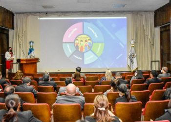 Certifican a servidores públicos en administración municipal