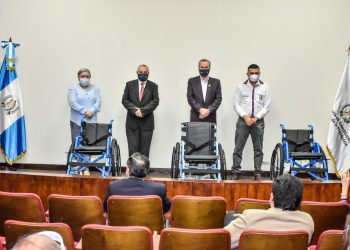 Benefician a 114 guatemaltecos con sillas de ruedas