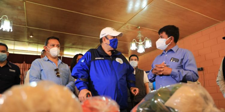 Ejecutivo colocará sello blanco en productos locales para combatir la pobreza