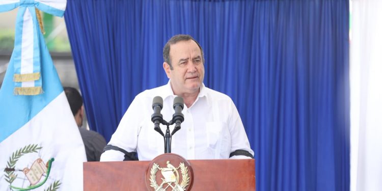 Presidente Giammattei salud Retalhuleu