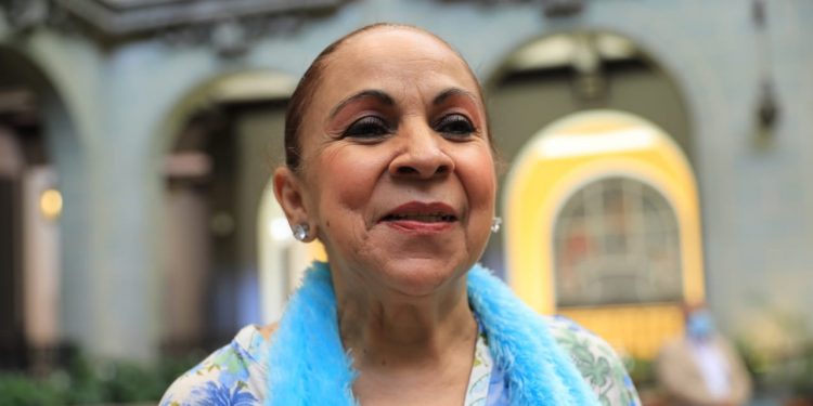 Gloria Marina artista