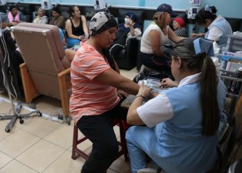 “Mis armas son la fe, actitud positiva y una sonrisa”, dice paciente oncológica