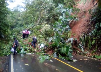 Coordinan acciones tras derrumbe que afecta a 3 mil personas en San Marcos