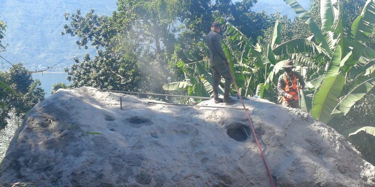 Ejército destruye rocas de gran tamaño para evitar tragedias