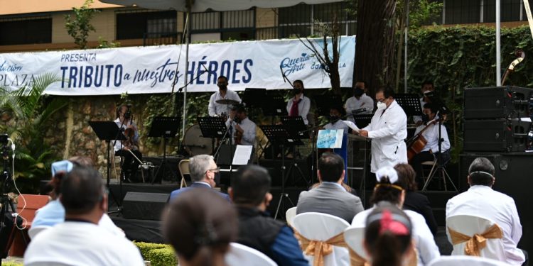 VIDEO | Con concierto de ópera rinden homenaje a los héroes del San Juan de Dios