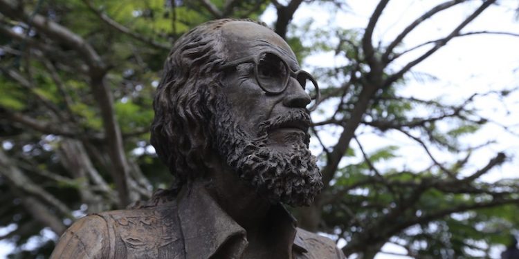 Cultura recuerda al maestro Efraín Recinos
