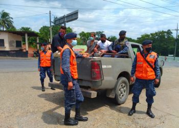 Ejército brinda asistencia a caravana de migrantes