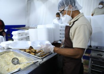 Asistencia alimentaria llega a Palín por medio de comedor social